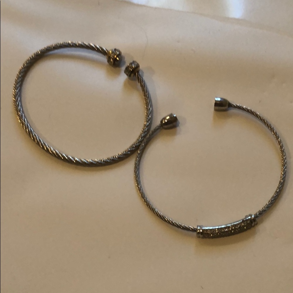 Women’s diamond and silver rope chain necklaces.